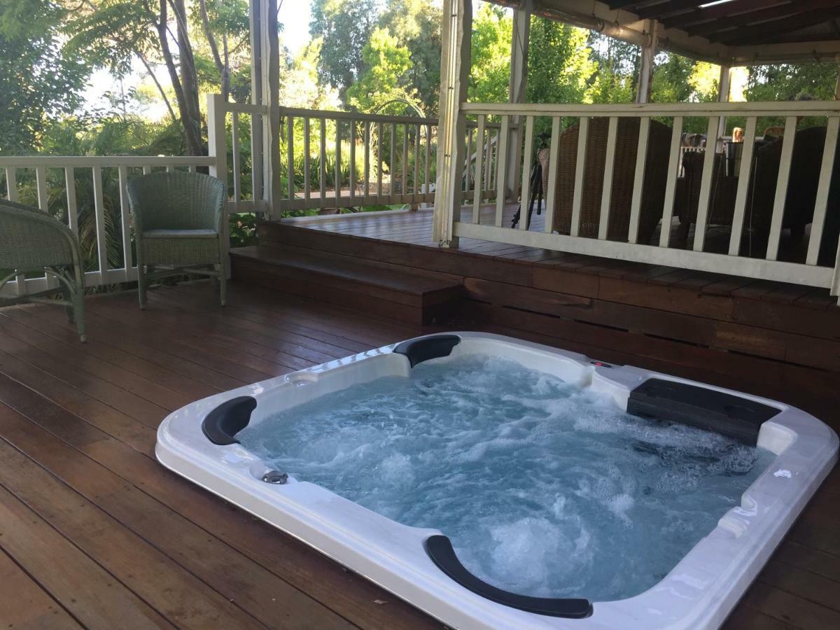 Lakeside Garden Chalet